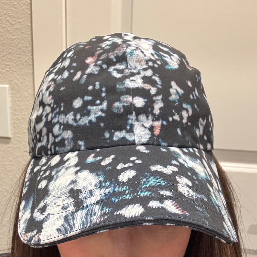 Lululemon hat